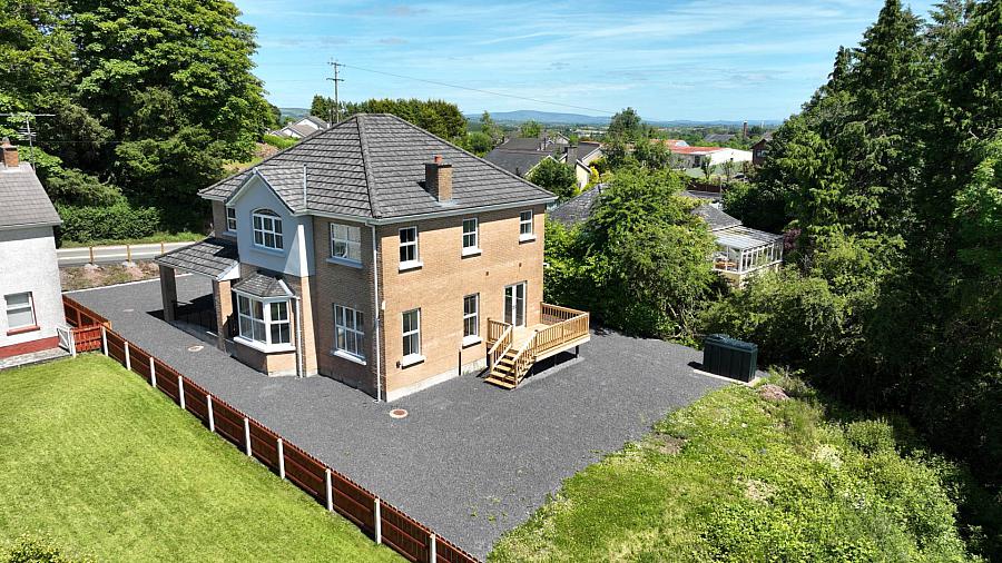 18a St Dympnas Road
