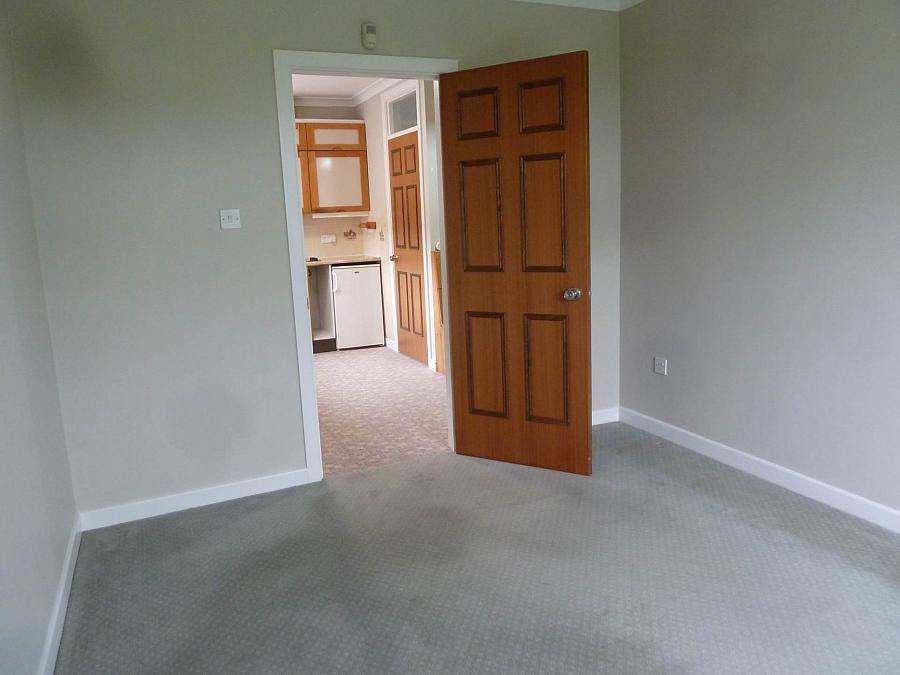 6 Lakeview Park