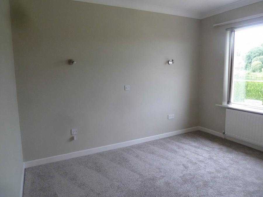 6 Lakeview Park