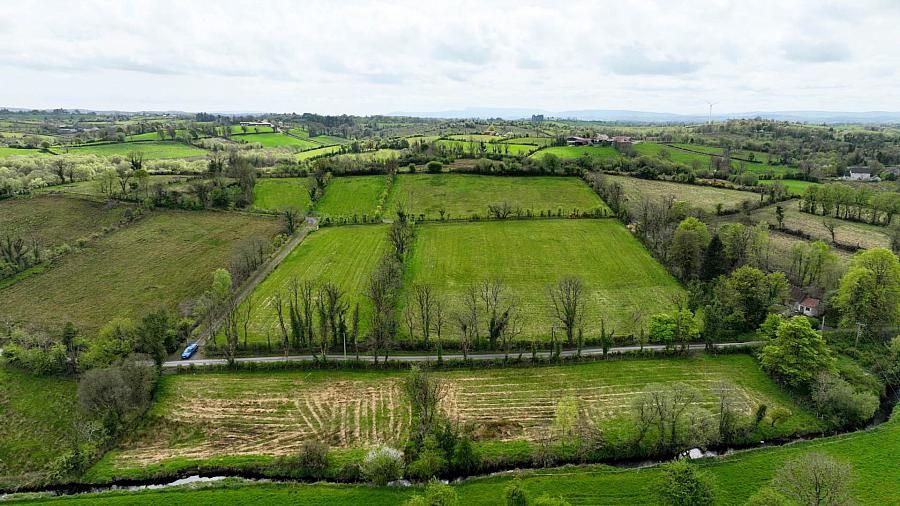 Land At Stralongford Road