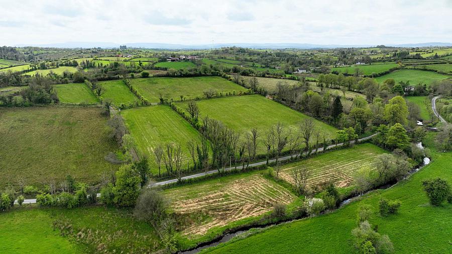 Land At Stralongford Road