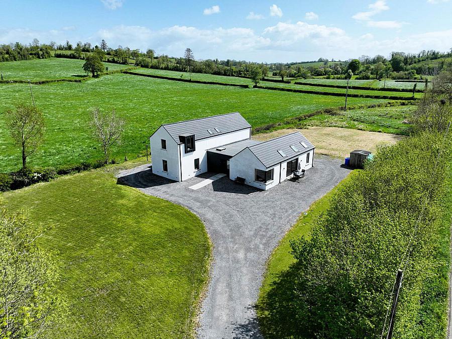 4 Loop Road