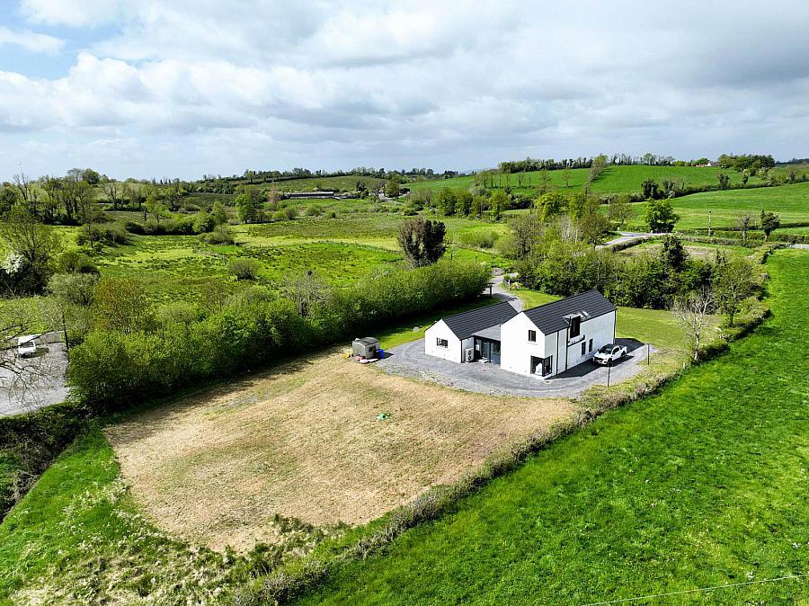 4 Loop Road