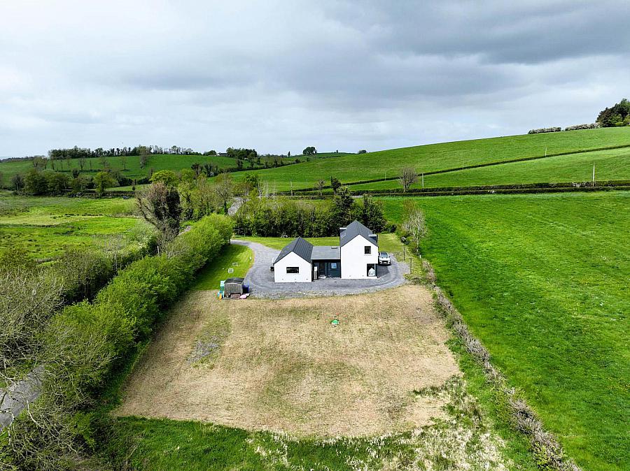 4 Loop Road