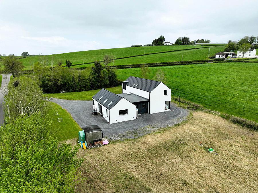 4 Loop Road