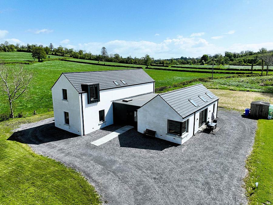 4 Loop Road