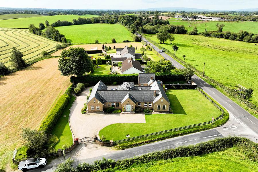 1 Trasna Road