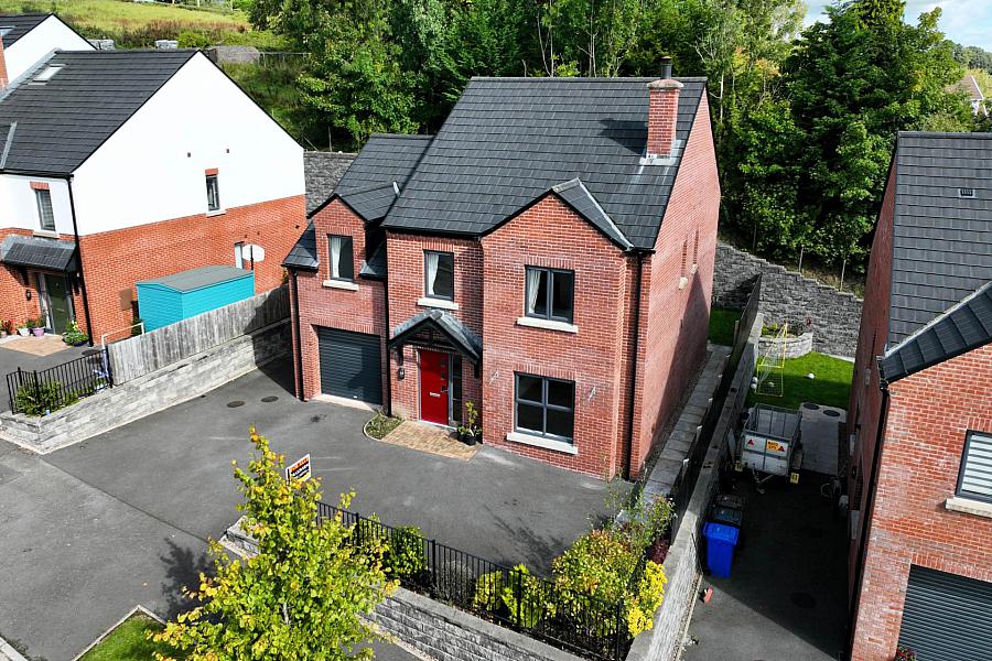 5 Drumgarrow Avenue 5 Drumgarrow Avenue
