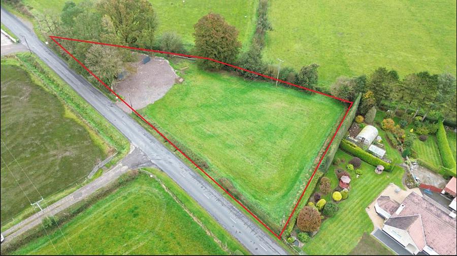 Circa 1 Acre Field Gardiners Cross