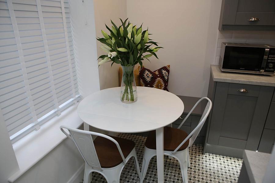 Apartment 2 - 11 East Bridge St