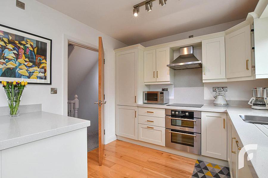 48 Farm Lodge Road