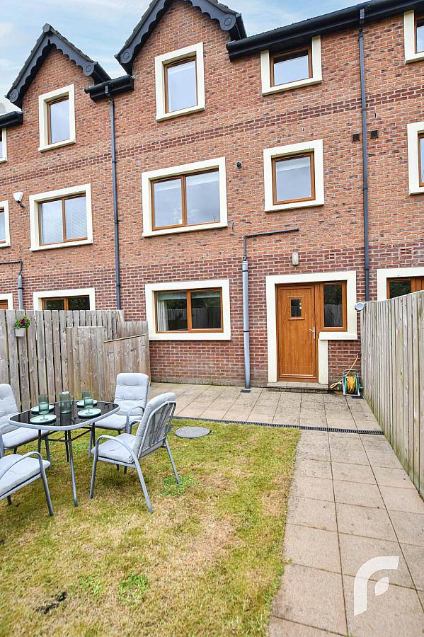 48 Farm Lodge Road