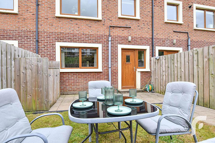 48 Farm Lodge Road
