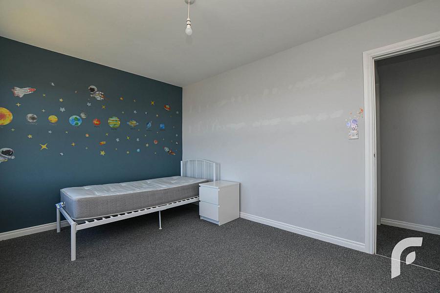 195 Blackthorn Rise