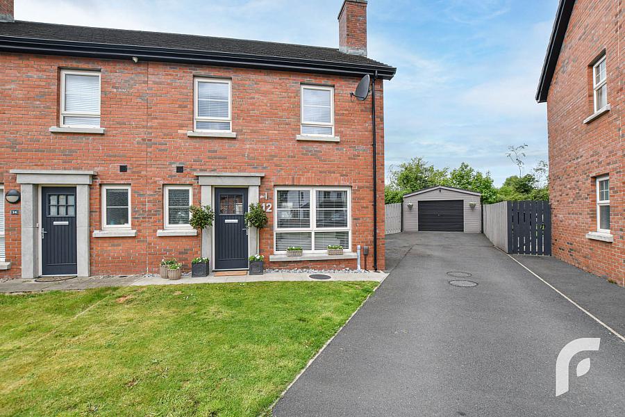 12 Loughshore Manor