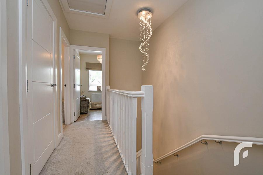 12 Loughshore Manor