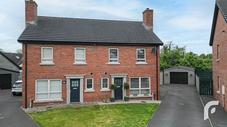 12 Loughshore Manor