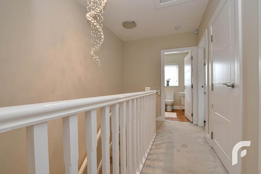12 Loughshore Manor