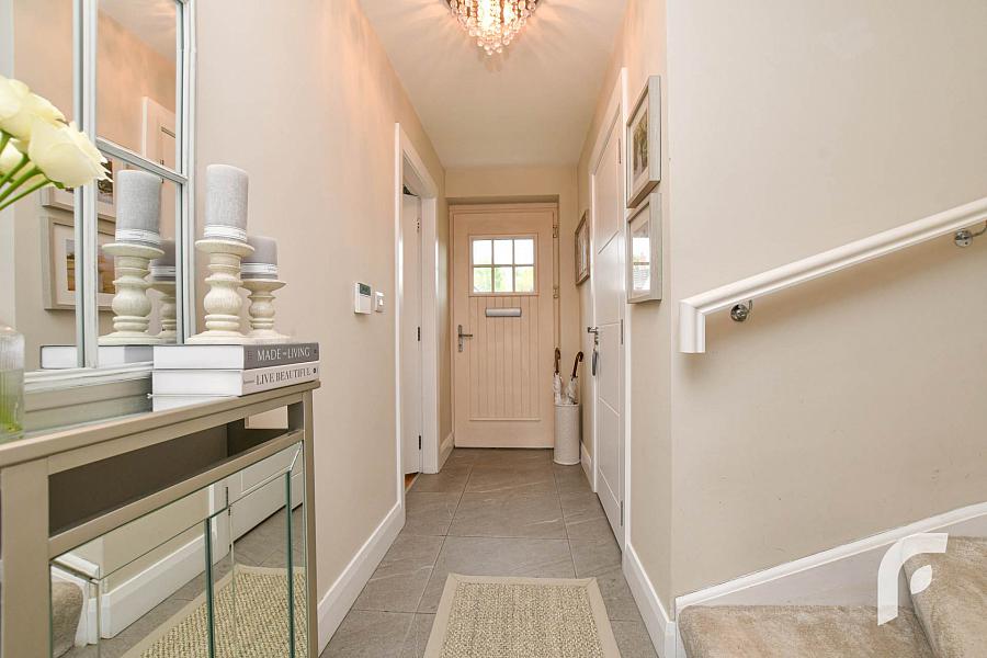 12 Loughshore Manor