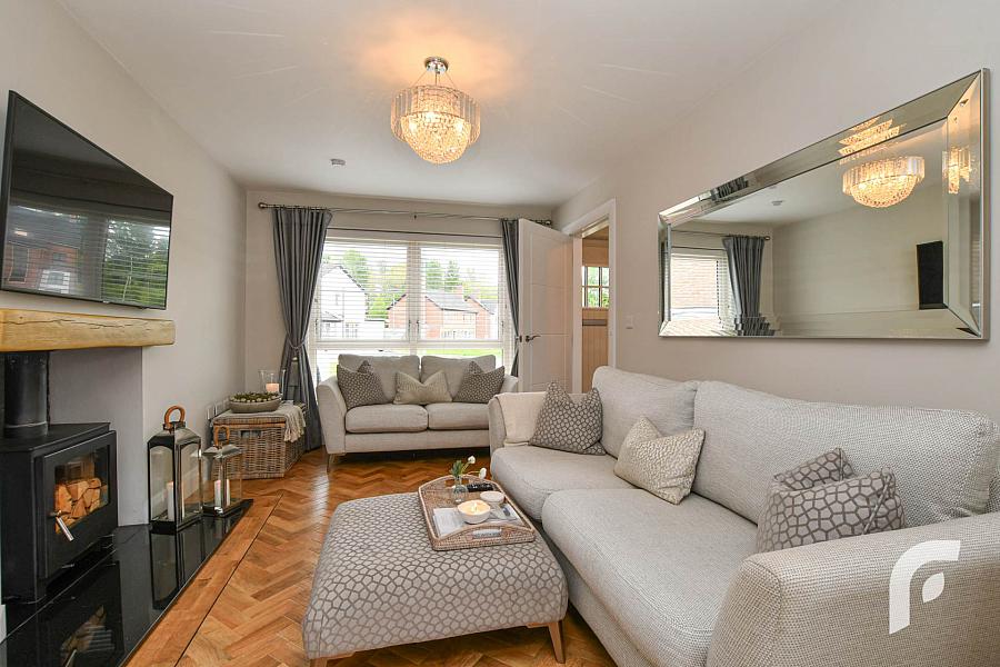 12 Loughshore Manor