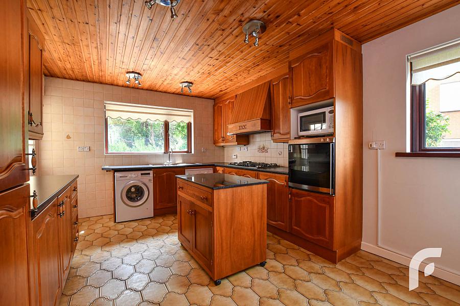 7 Jordanstown Heights