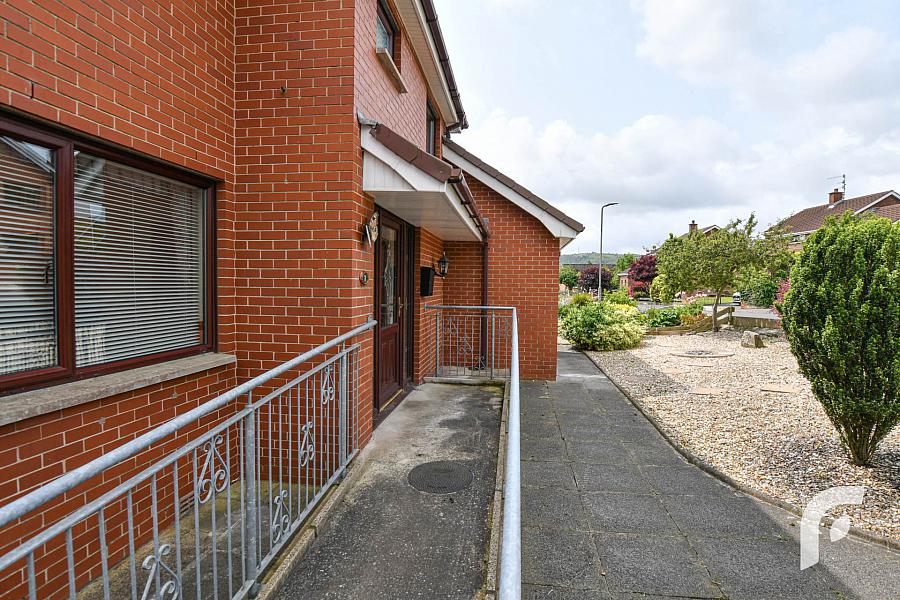 7 Jordanstown Heights