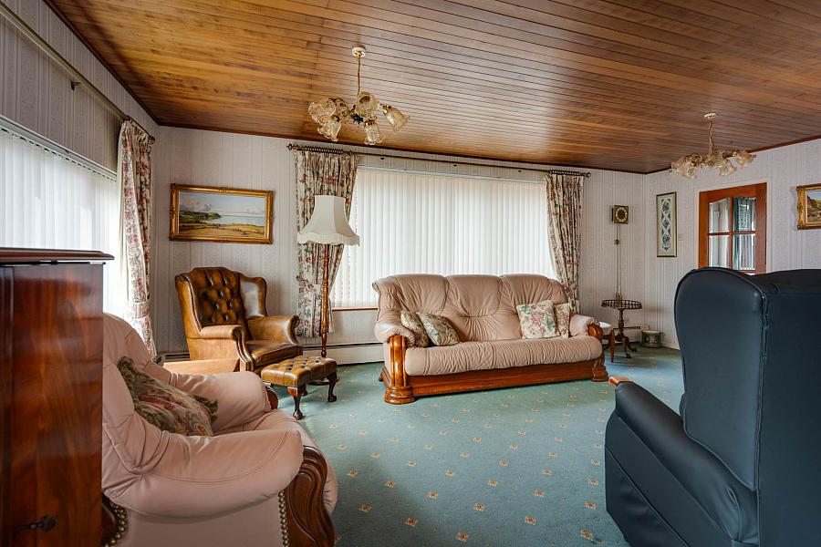17 Cooleen Park