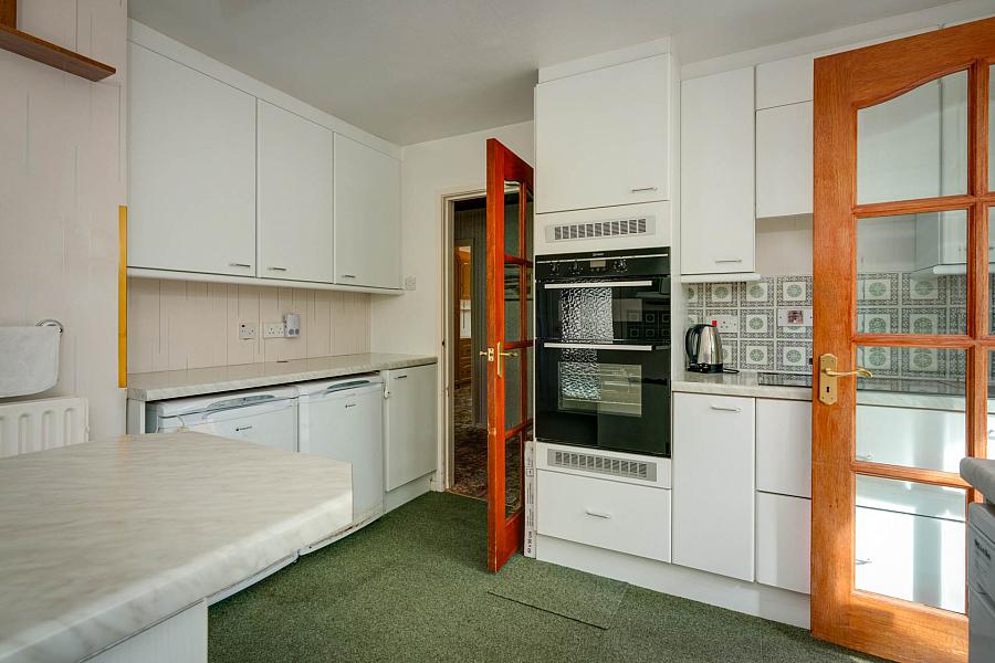 17 Cooleen Park
