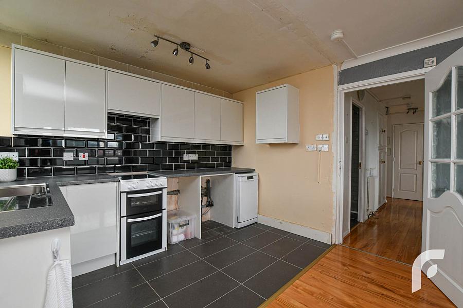 9a Woodland House