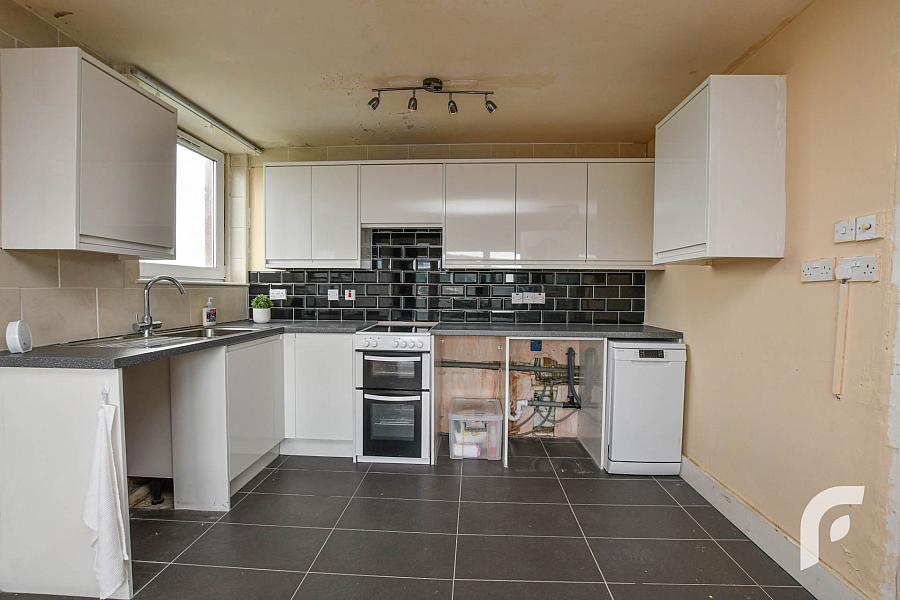 9a Woodland House