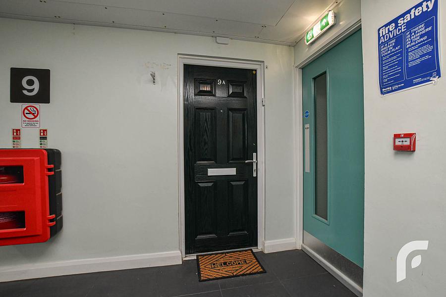 9a Woodland House