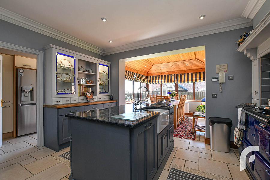7 Hedgelea Grove