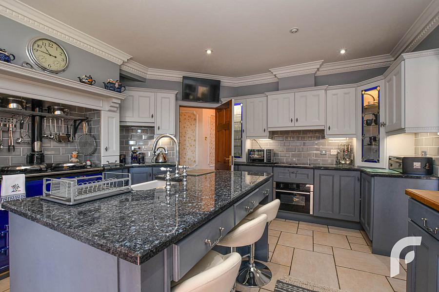 7 Hedgelea Grove