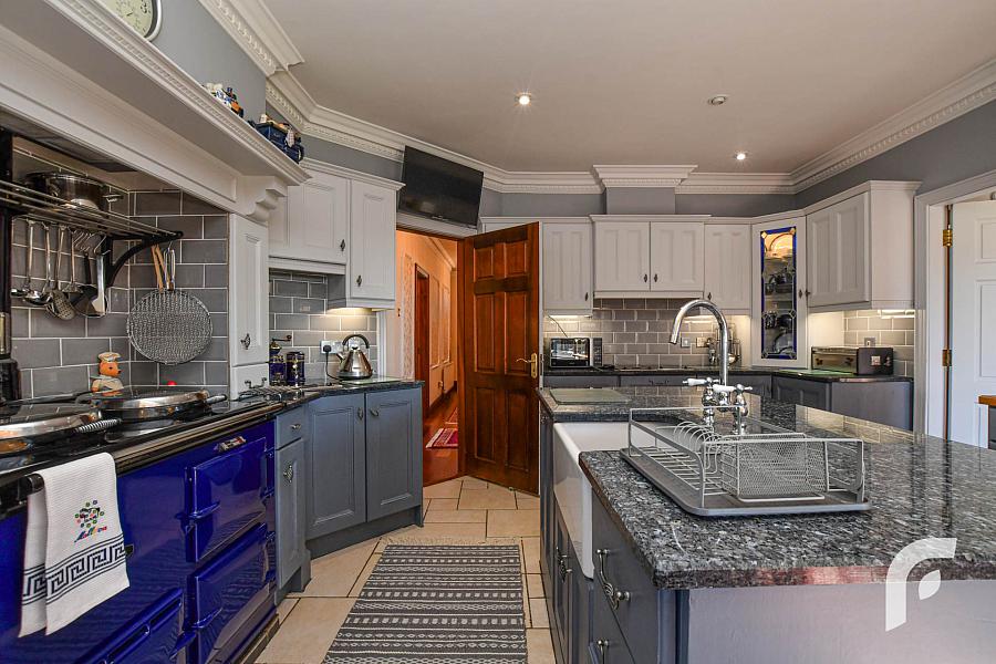 7 Hedgelea Grove