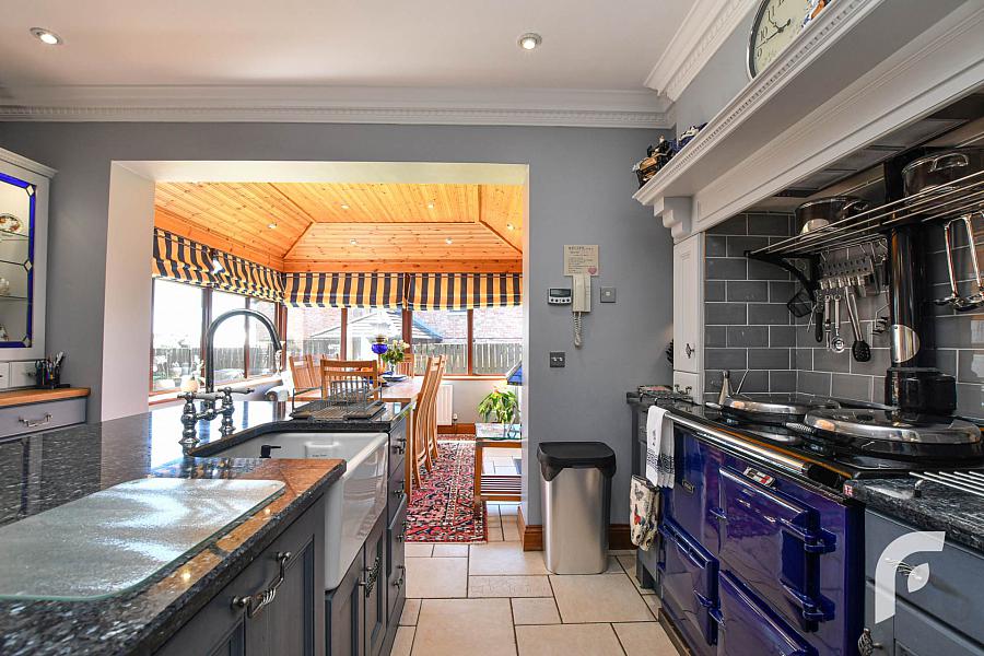 7 Hedgelea Grove