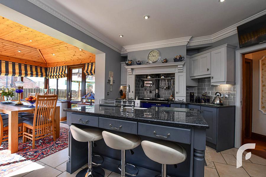 7 Hedgelea Grove