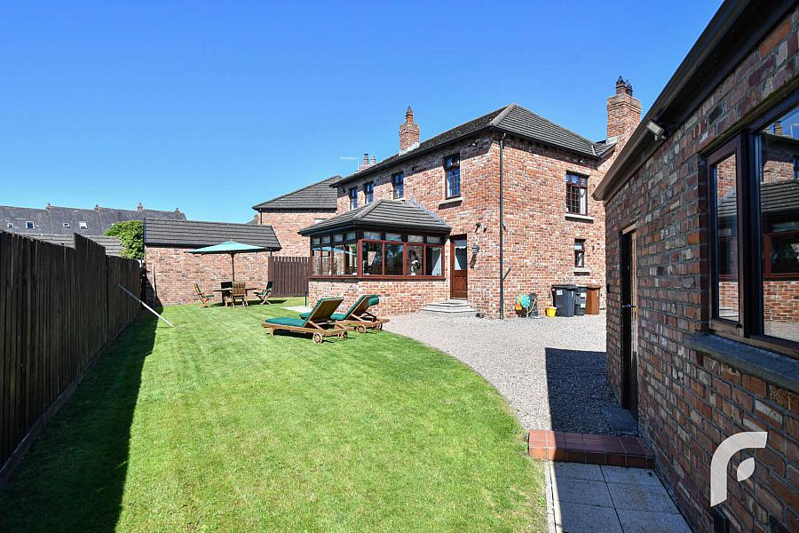 7 Hedgelea Grove
