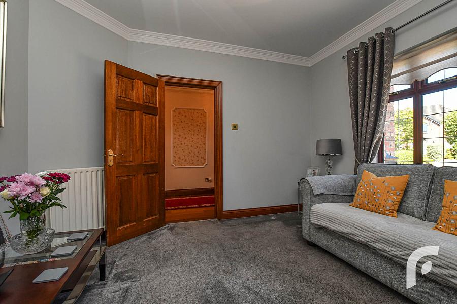 7 Hedgelea Grove