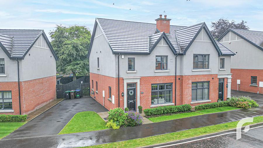 9 Oakfield Park