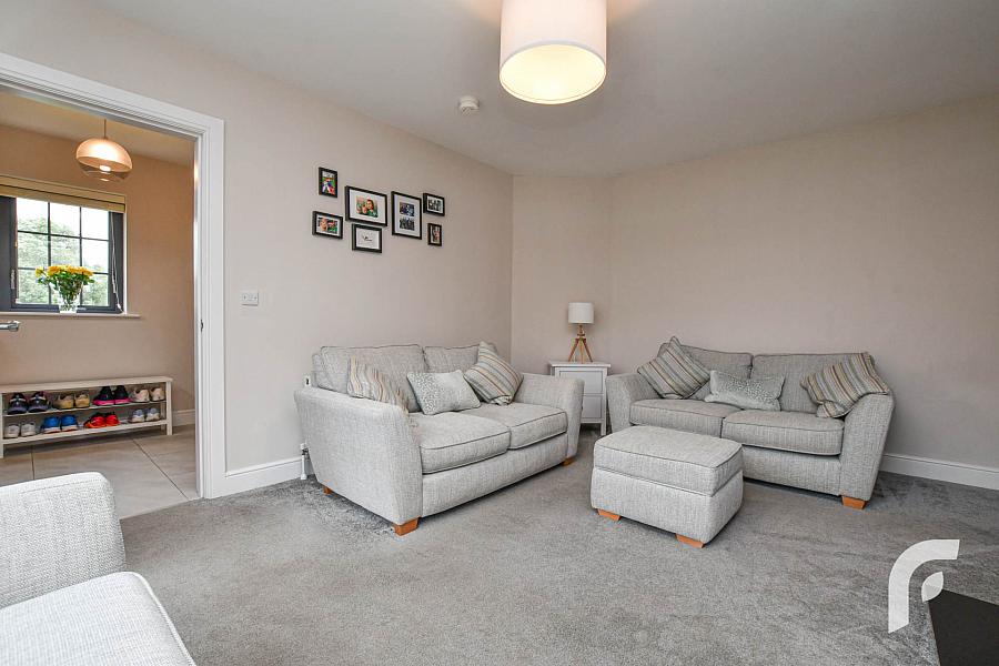 9 Oakfield Park