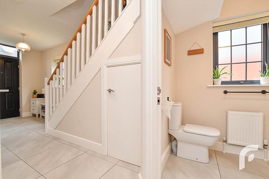 9 Oakfield Park