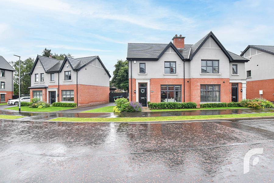 9 Oakfield Park