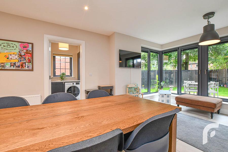 9 Oakfield Park