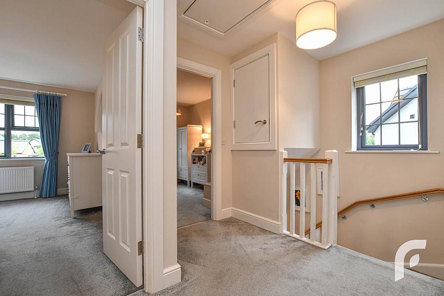 9 Oakfield Park