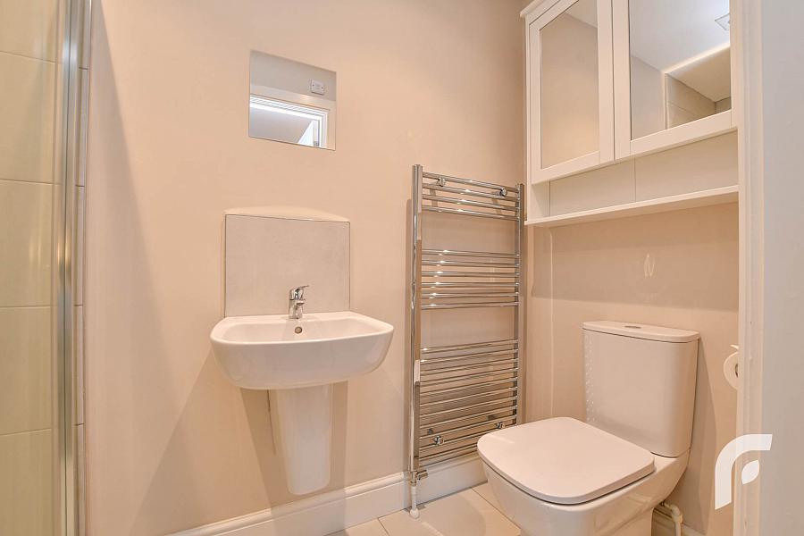 9 Oakfield Park