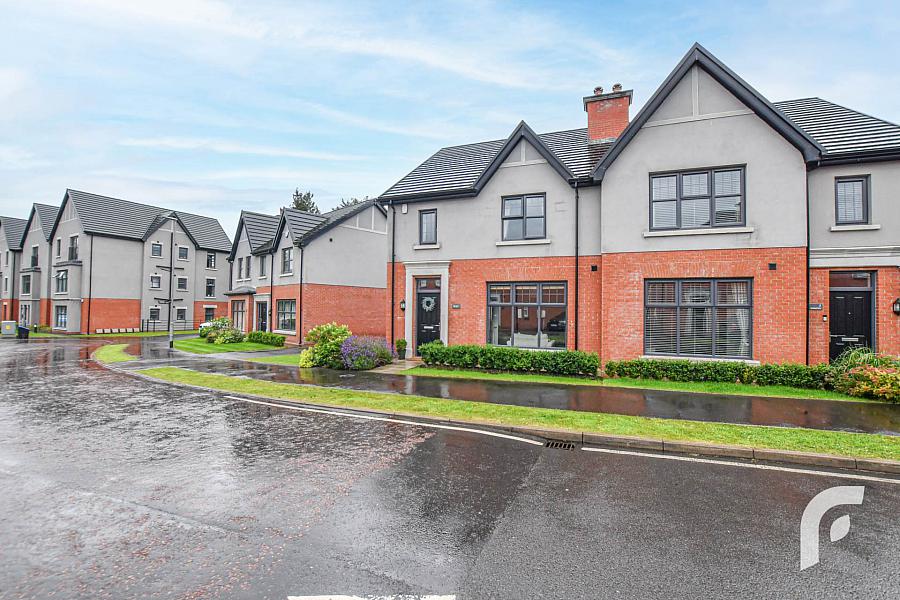9 Oakfield Park