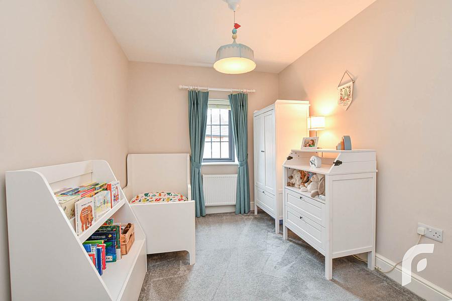 9 Oakfield Park
