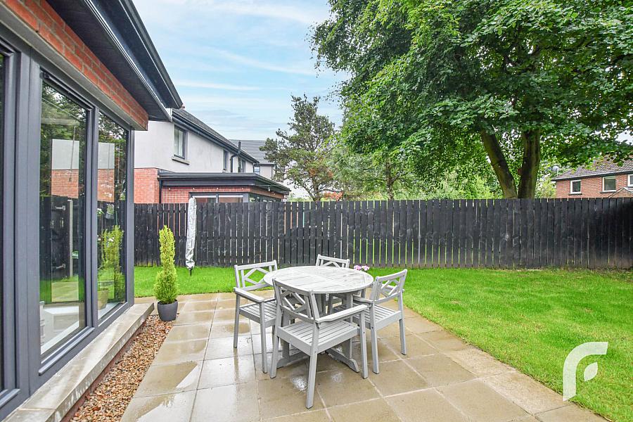 9 Oakfield Park