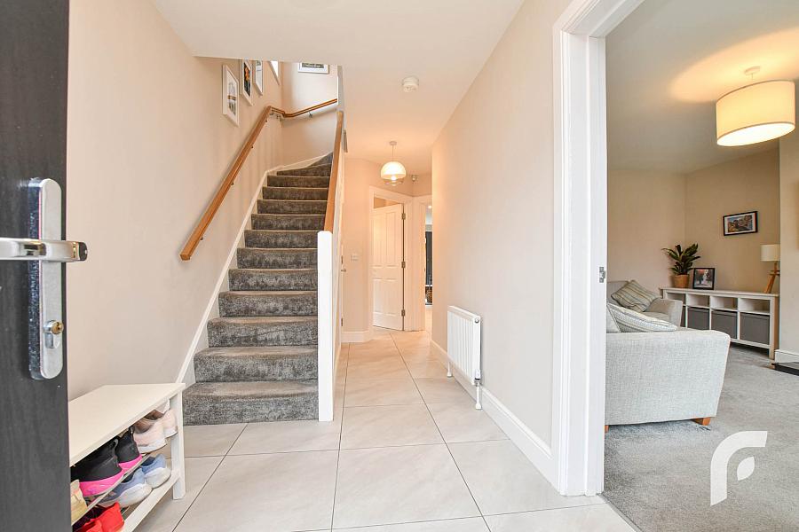 9 Oakfield Park