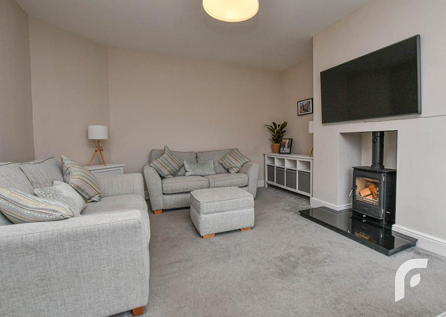 9 Oakfield Park